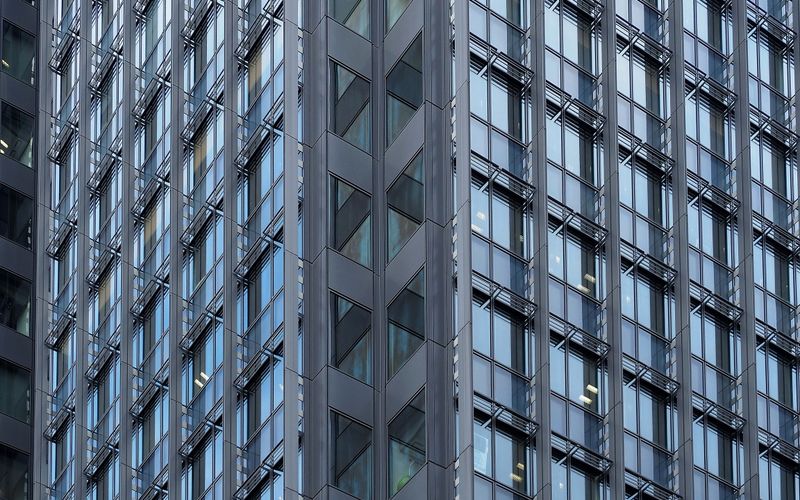 Cada cuánto lavar los cristales de un edificio en la CDMX