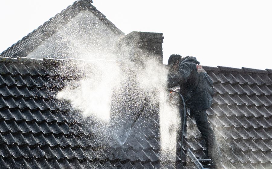 Hidrolavado de una fachada de cantera